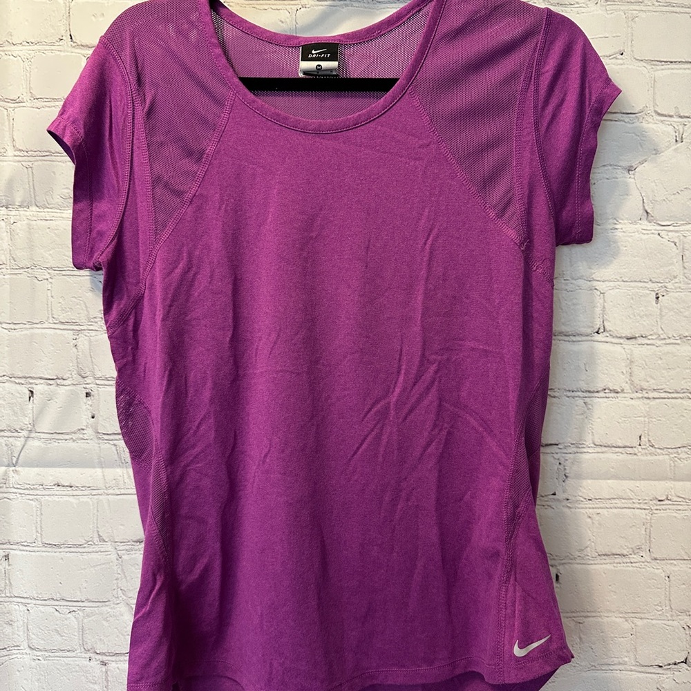 Nike Women's size M Vibrant Purple Short Sleeve Athletic Tee